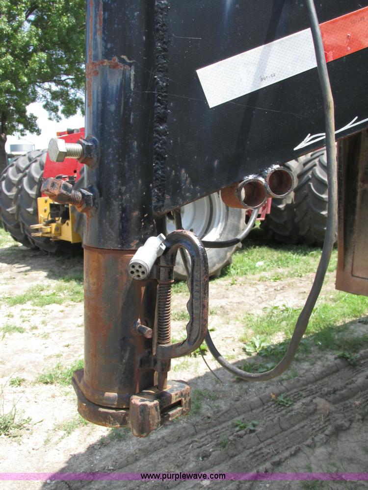 image for item F5156 2001 Coose 32' gooseneck livestock trailer