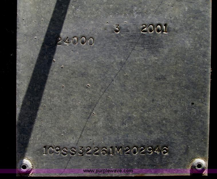 image for item F5156 2001 Coose 32' gooseneck livestock trailer