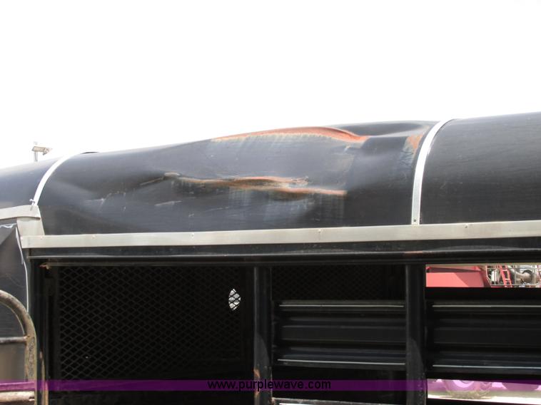 image for item F5156 2001 Coose 32' gooseneck livestock trailer