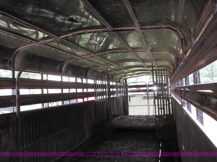 image for item F5156 2001 Coose 32' gooseneck livestock trailer