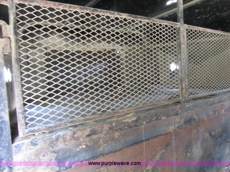 image for item F5156 2001 Coose 32' gooseneck livestock trailer