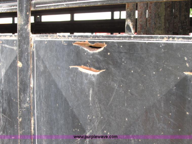 image for item F5156 2001 Coose 32' gooseneck livestock trailer