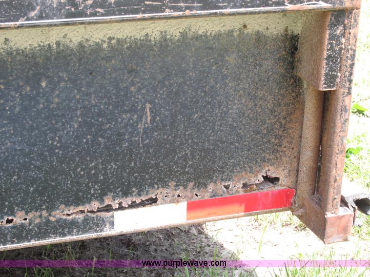 image for item F5156 2001 Coose 32' gooseneck livestock trailer