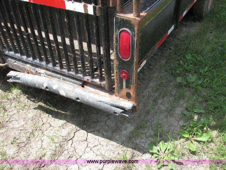 image for item F5156 2001 Coose 32' gooseneck livestock trailer