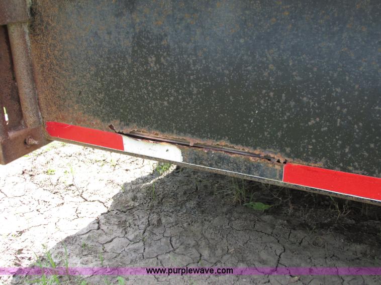 image for item F5156 2001 Coose 32' gooseneck livestock trailer