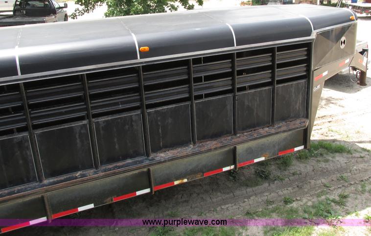 image for item F5156 2001 Coose 32' gooseneck livestock trailer