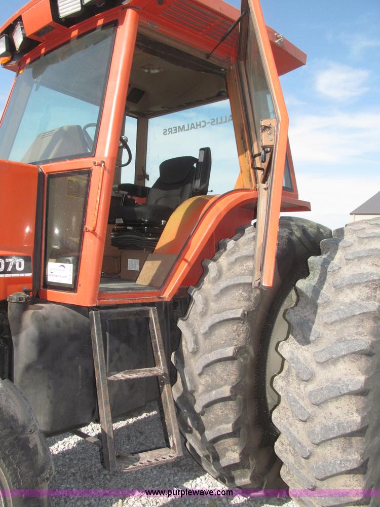 image for item F7001 1984 Allis Chalmers 8070 MFWD tractor