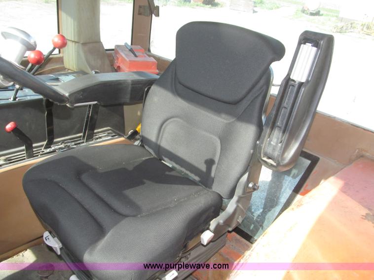 image for item F7001 1984 Allis Chalmers 8070 MFWD tractor