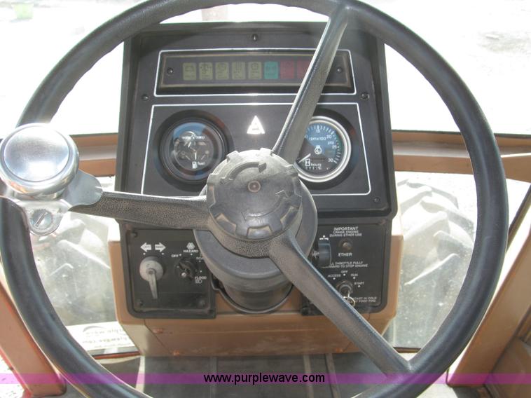 image for item F7001 1984 Allis Chalmers 8070 MFWD tractor