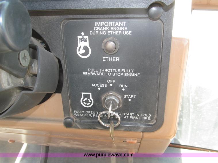 image for item F7001 1984 Allis Chalmers 8070 MFWD tractor