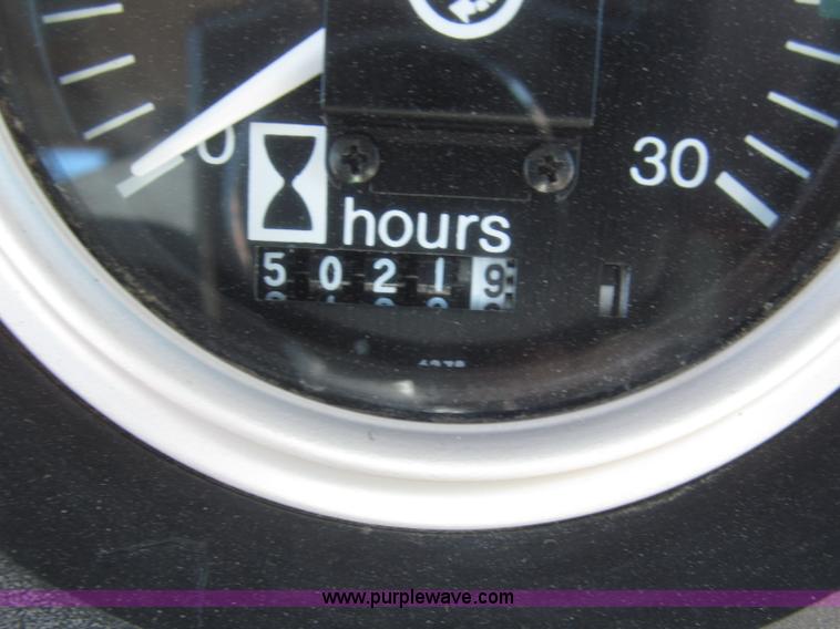 image for item F7001 1984 Allis Chalmers 8070 MFWD tractor