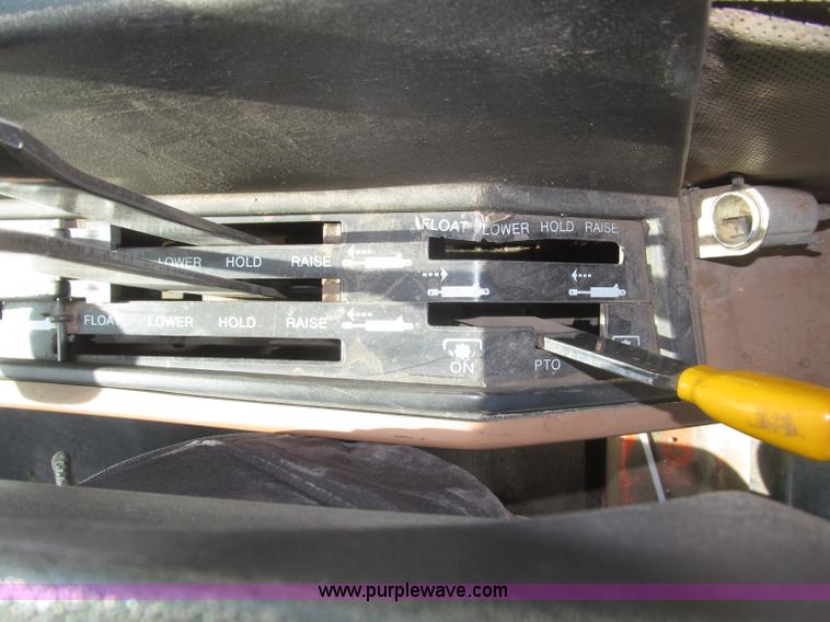 image for item F7001 1984 Allis Chalmers 8070 MFWD tractor