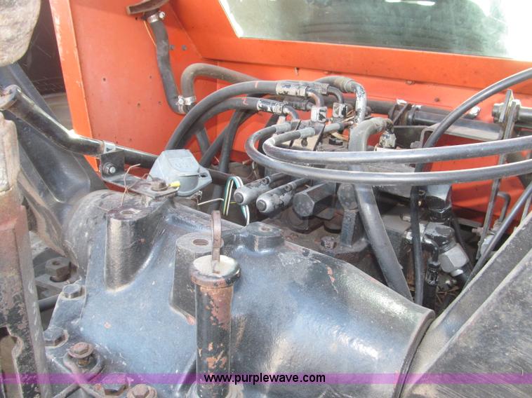 image for item F7001 1984 Allis Chalmers 8070 MFWD tractor