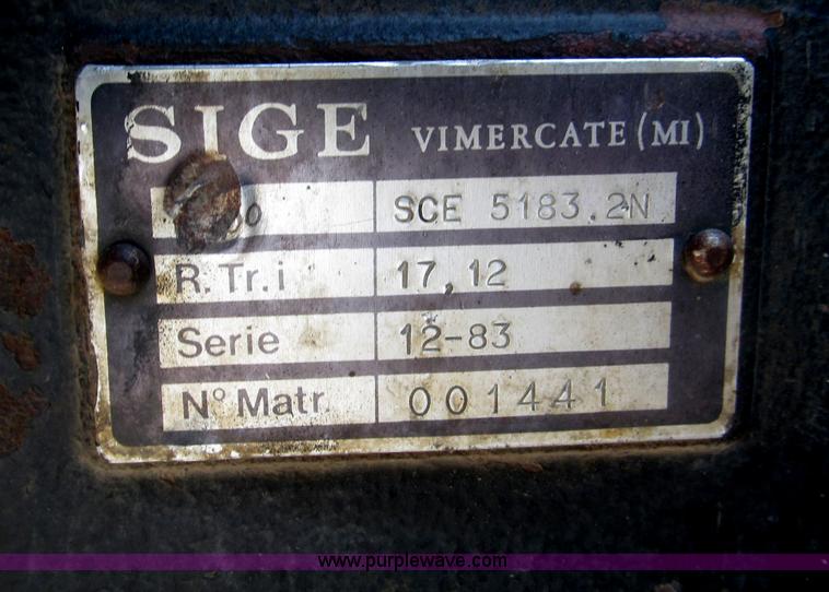 image for item F7001 1984 Allis Chalmers 8070 MFWD tractor