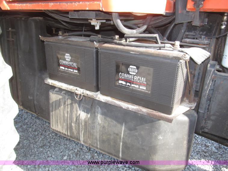 image for item F7001 1984 Allis Chalmers 8070 MFWD tractor