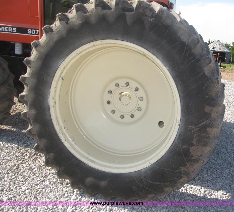 image for item F7001 1984 Allis Chalmers 8070 MFWD tractor