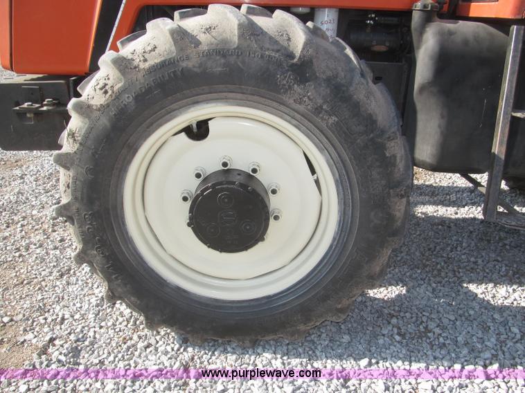image for item F7001 1984 Allis Chalmers 8070 MFWD tractor