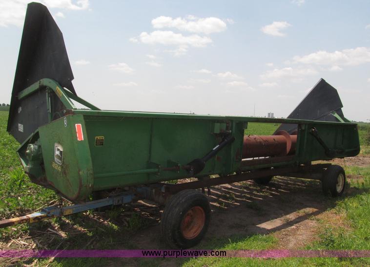 image for item F7005 John Deere 224 rigid platform header