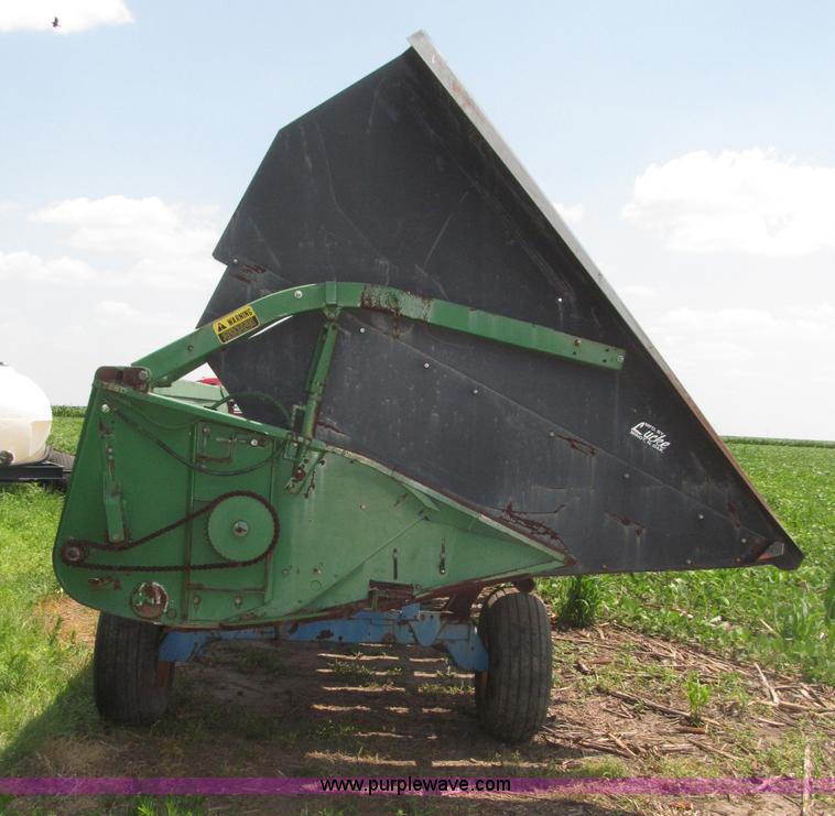 image for item F7005 John Deere 224 rigid platform header