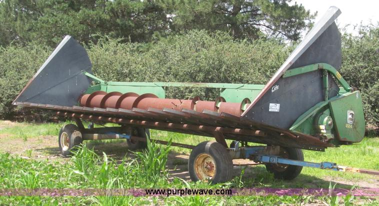 image for item F7005 John Deere 224 rigid platform header