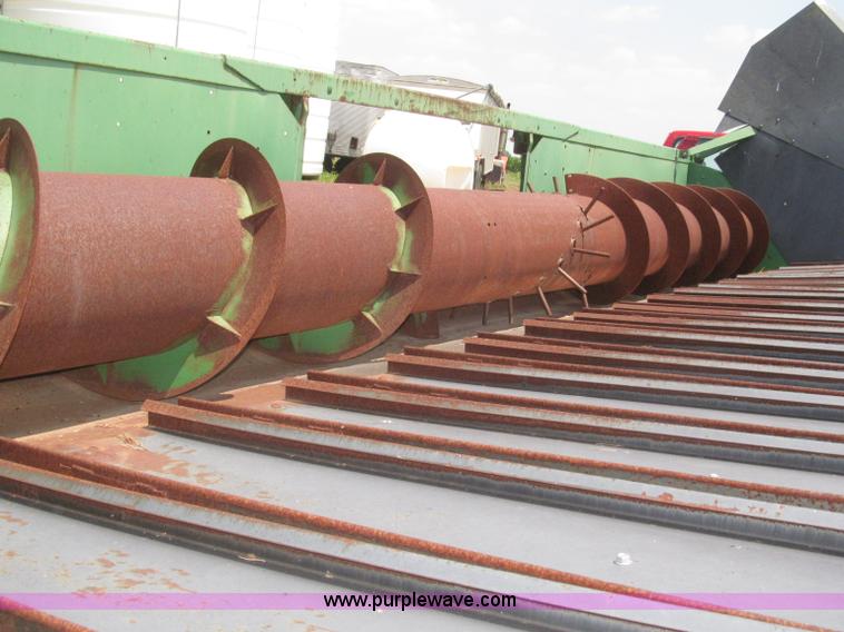 image for item F7005 John Deere 224 rigid platform header