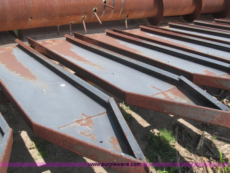 image for item F7005 John Deere 224 rigid platform header