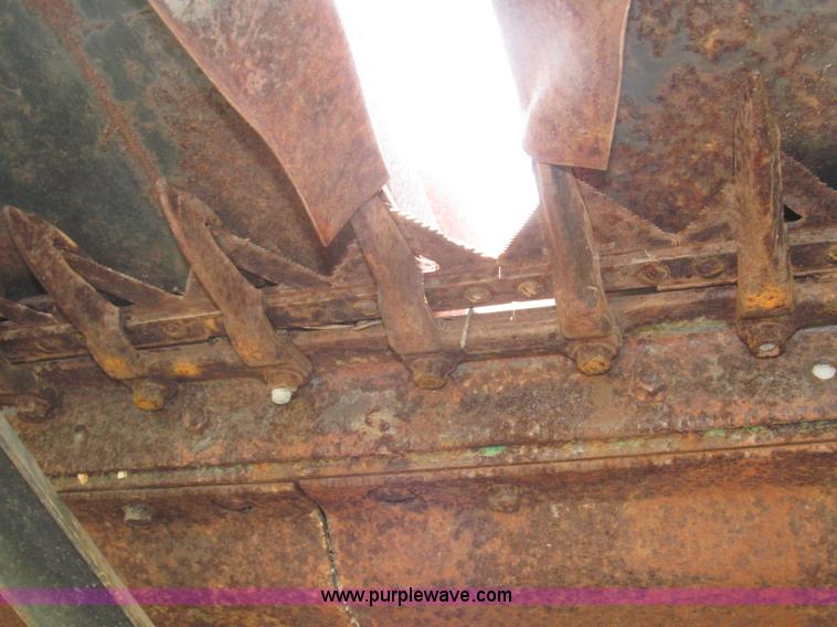 image for item F7005 John Deere 224 rigid platform header