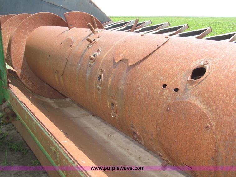 image for item F7005 John Deere 224 rigid platform header