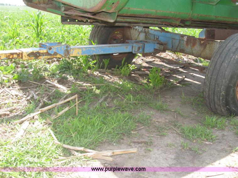 image for item F7005 John Deere 224 rigid platform header