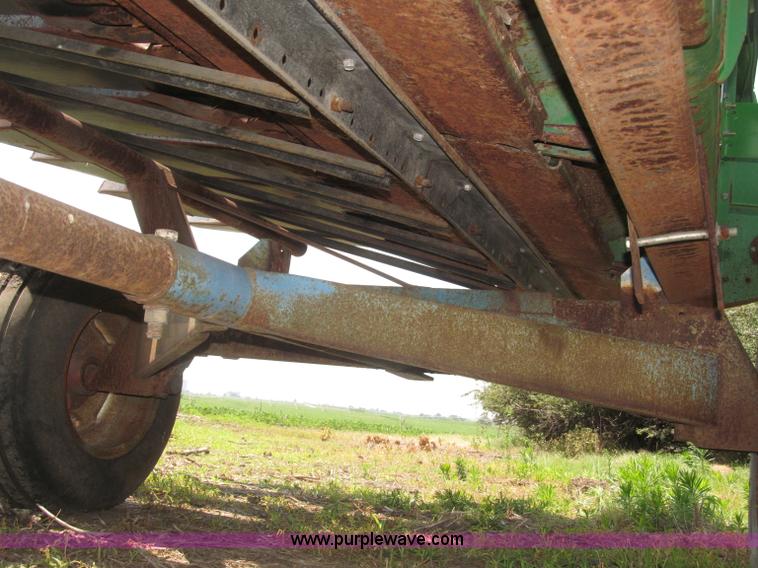 image for item F7005 John Deere 224 rigid platform header