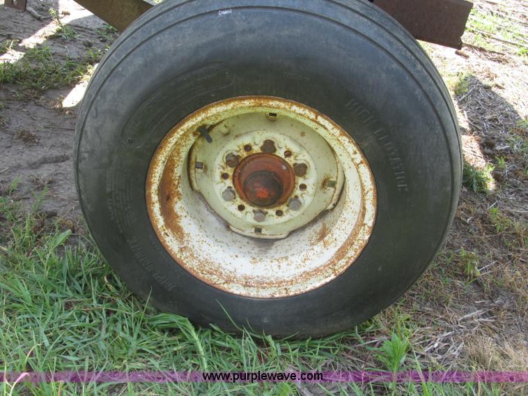 image for item F7005 John Deere 224 rigid platform header