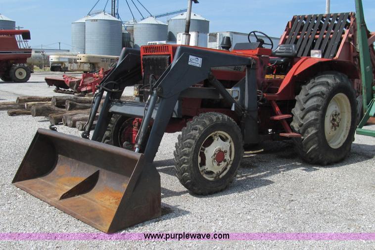 image for item G2029 1980 Belarus 820 MFWD tractor