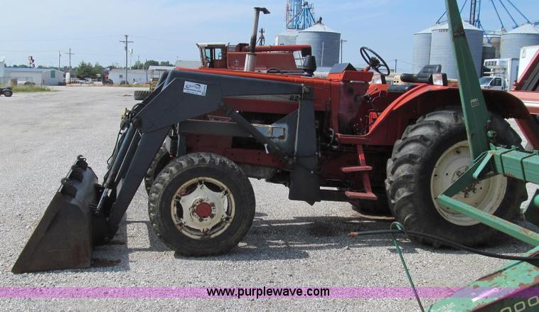 image for item G2029 1980 Belarus 820 MFWD tractor