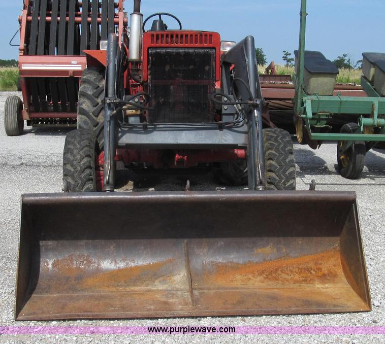 image for item G2029 1980 Belarus 820 MFWD tractor