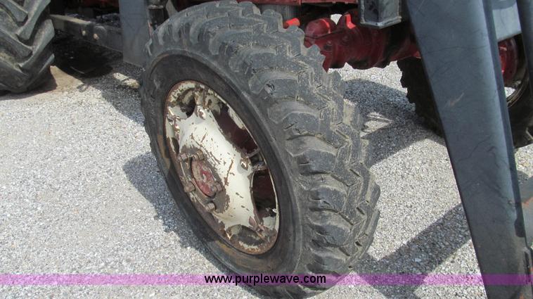 image for item G2029 1980 Belarus 820 MFWD tractor