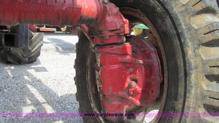 image for item G2029 1980 Belarus 820 MFWD tractor