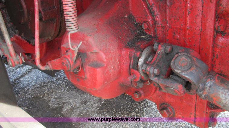 image for item G2029 1980 Belarus 820 MFWD tractor