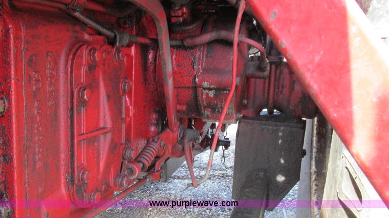 image for item G2029 1980 Belarus 820 MFWD tractor