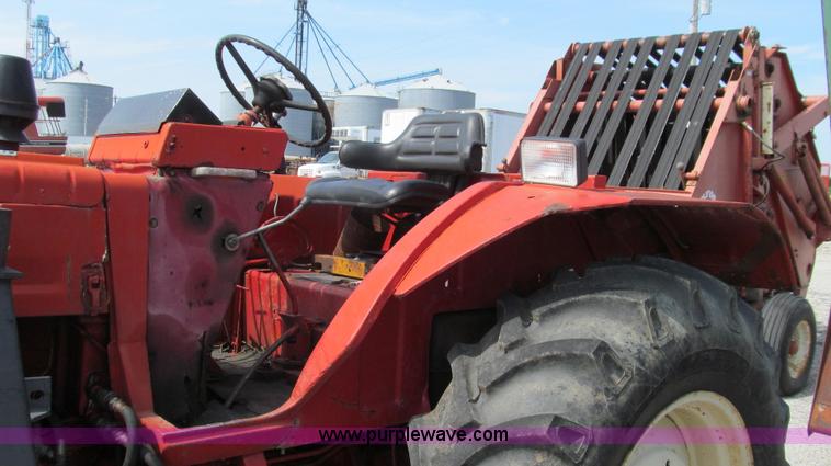 image for item G2029 1980 Belarus 820 MFWD tractor