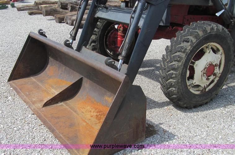 image for item G2029 1980 Belarus 820 MFWD tractor