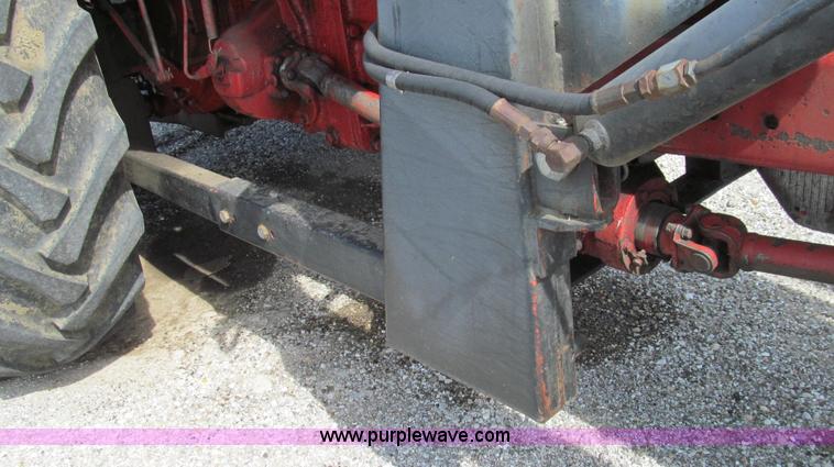 image for item G2029 1980 Belarus 820 MFWD tractor