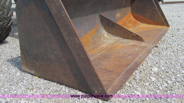 image for item G2029 1980 Belarus 820 MFWD tractor