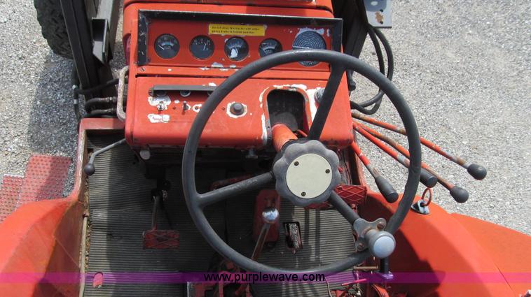 image for item G2029 1980 Belarus 820 MFWD tractor