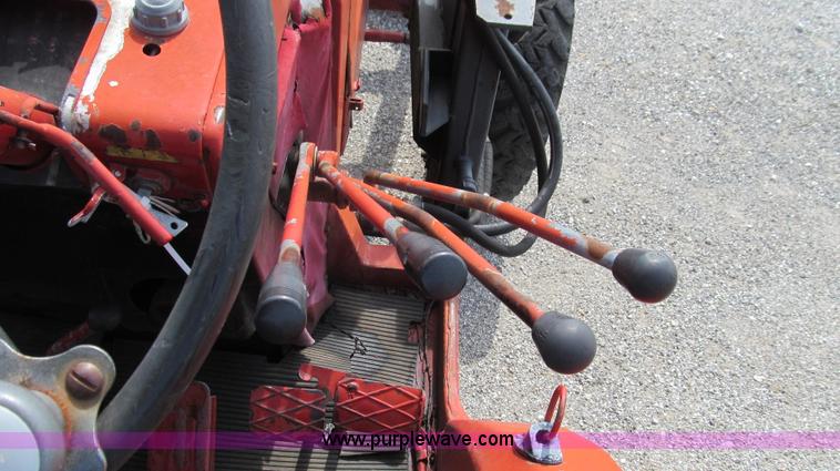 image for item G2029 1980 Belarus 820 MFWD tractor