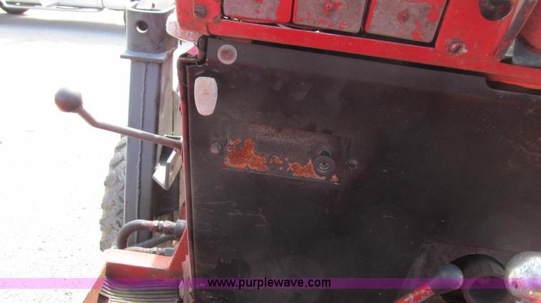 image for item G2029 1980 Belarus 820 MFWD tractor