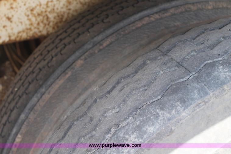 image for item G5730 1993 Timpte hopper trailer