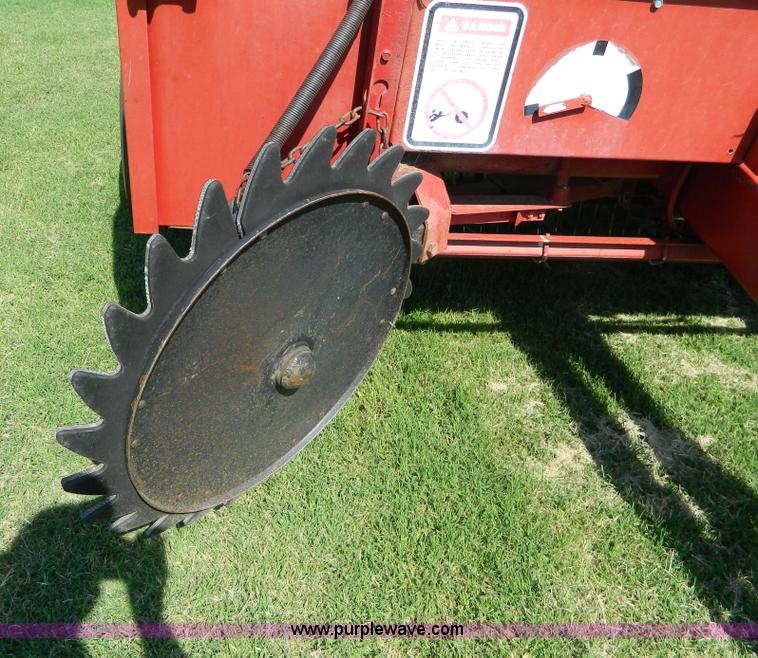 image for item G7890 1994 Case IH 8465 round baler