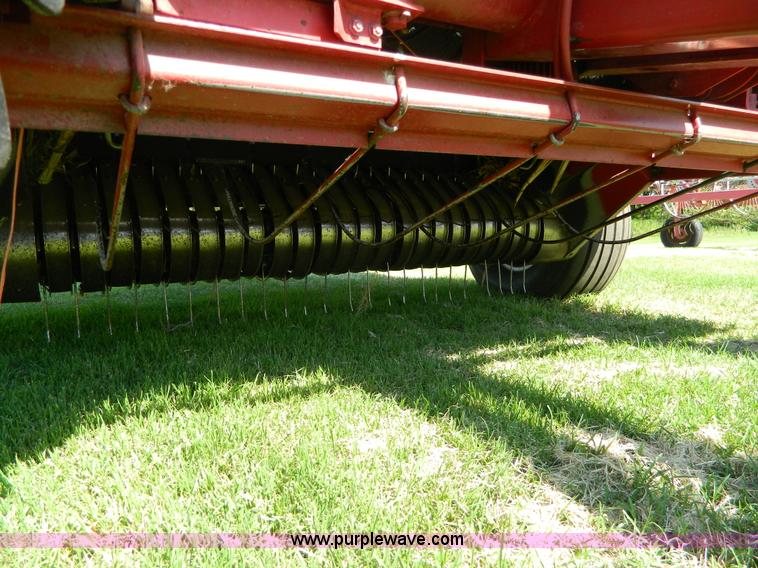 image for item G7890 1994 Case IH 8465 round baler