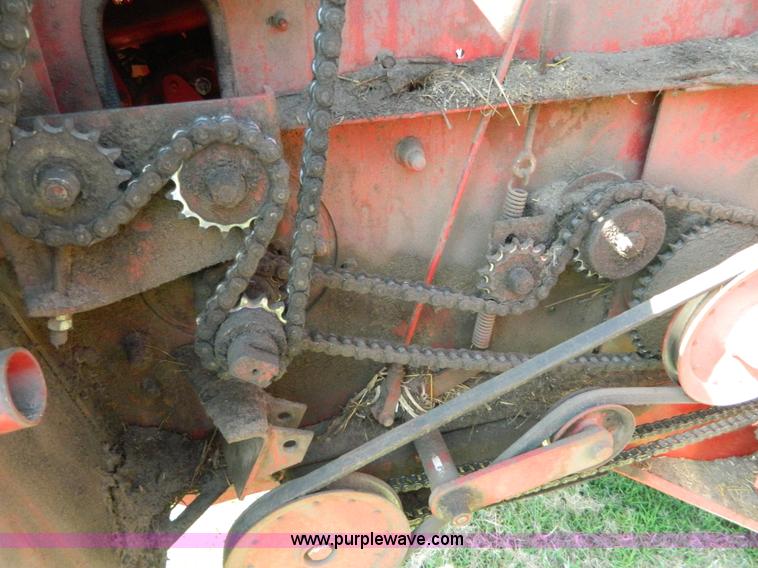image for item G7890 1994 Case IH 8465 round baler