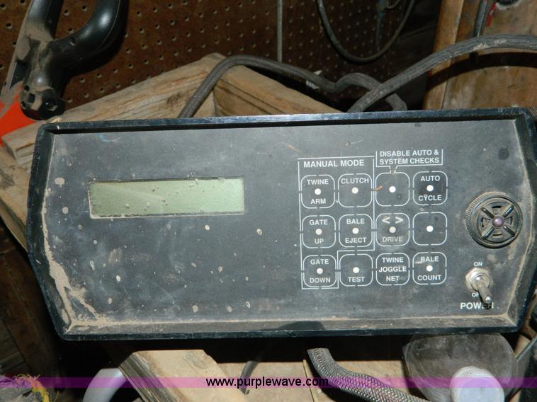 image for item G7890 1994 Case IH 8465 round baler